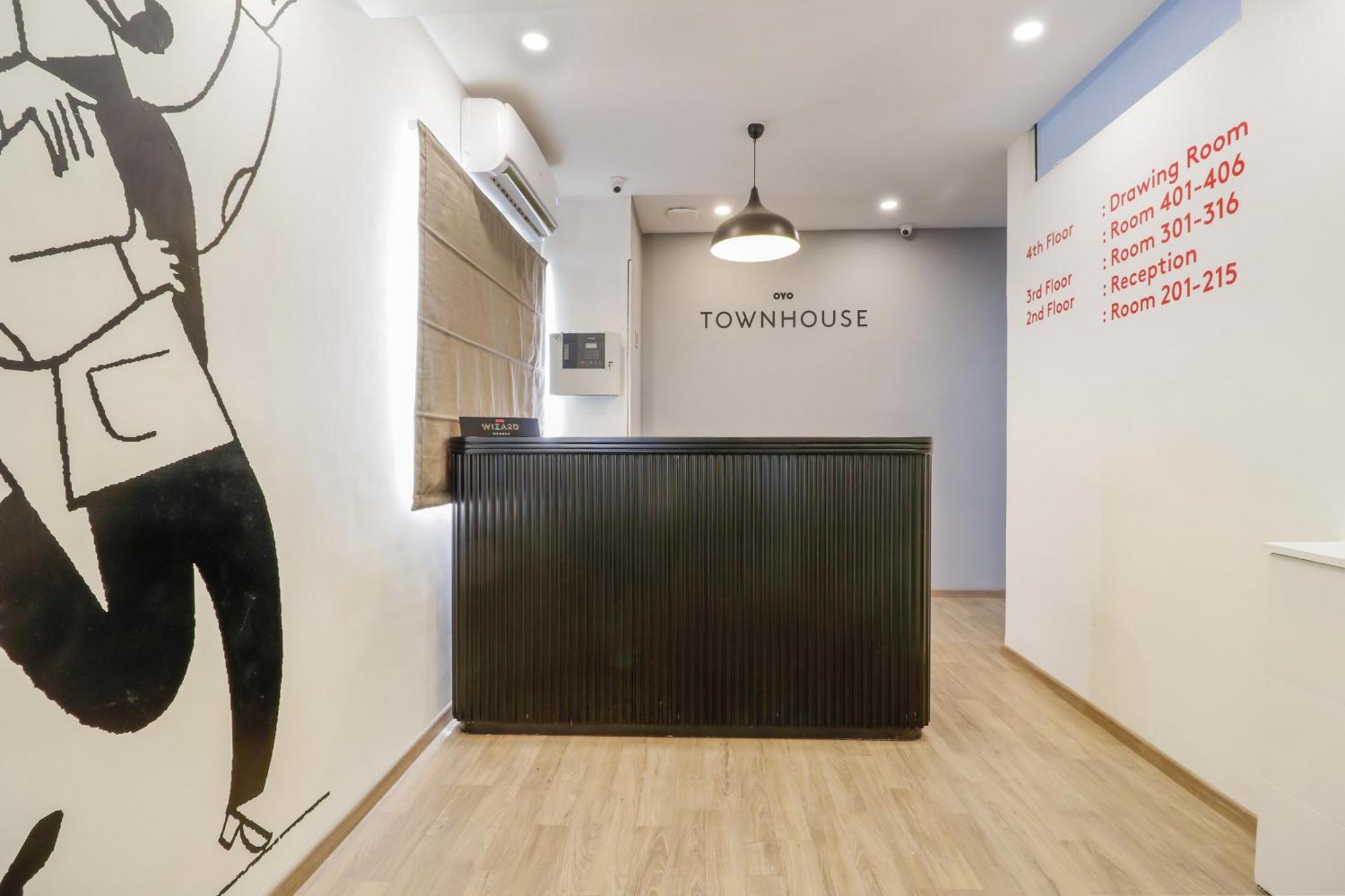 Super Townhouse The Landmark Indore