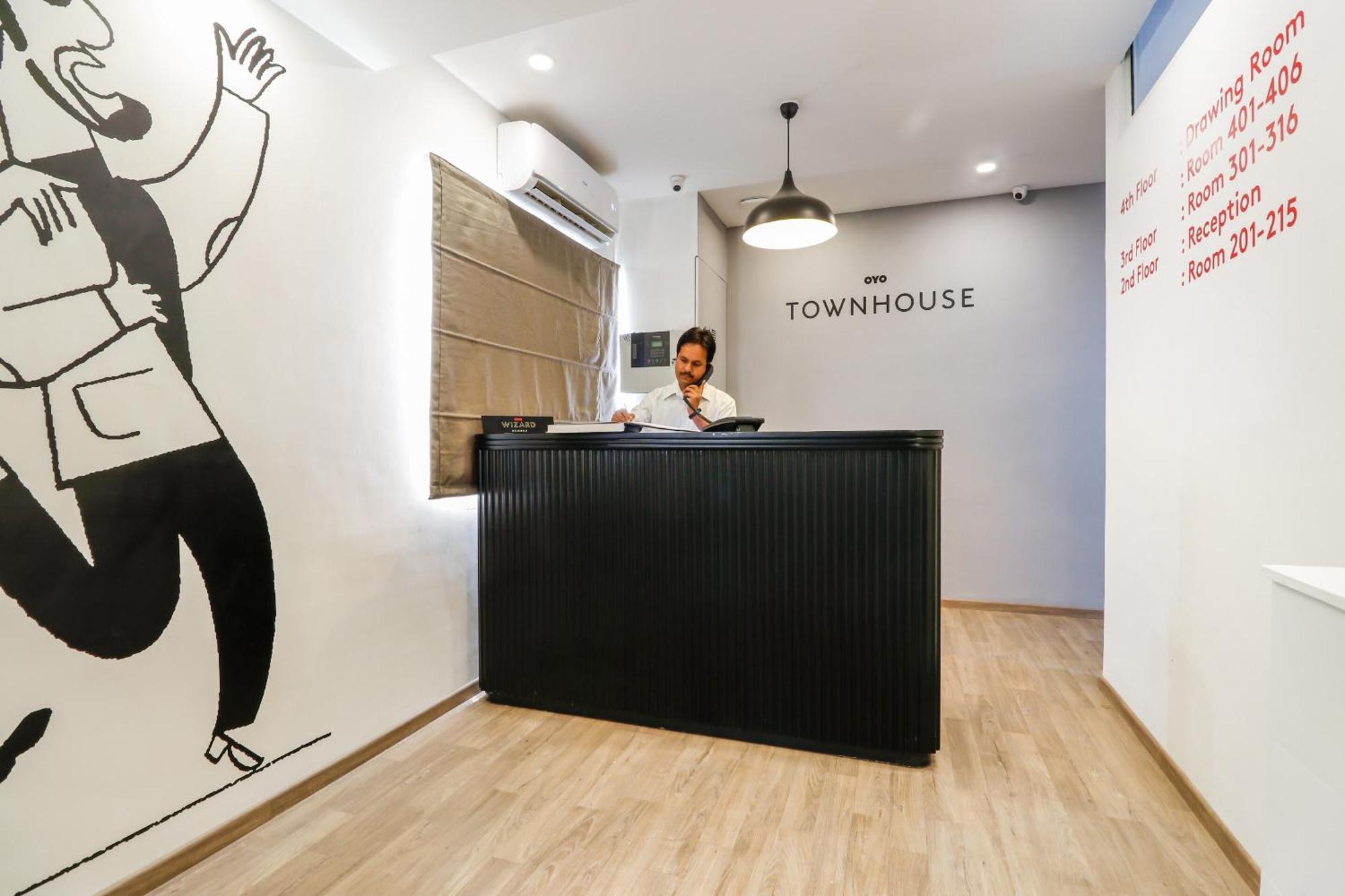 Hotel Super Townhouse The Landmark Indore